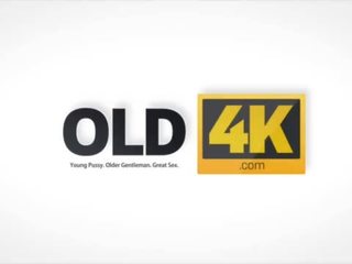 Old4k. पुराना wise सज्जन साथ एक युवा पर्की सुश्री