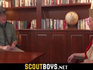 Величезний peter scout лідер руйнує twunk хлопець ass-scoutboys&period;net