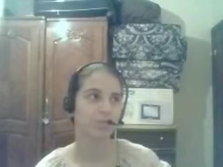 Tunisian young daughter showing emjekler on kamera - live now // www.cambirds.com