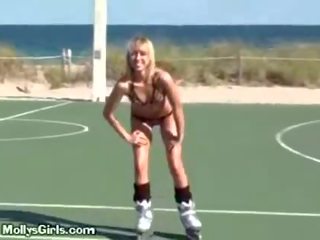 Slutty ब्लौंडी rollergirls शुरू निकल