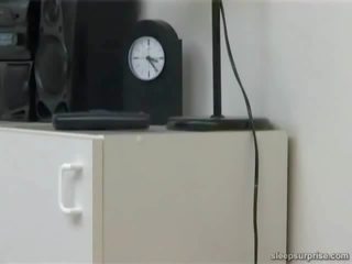 Knocked 出 女