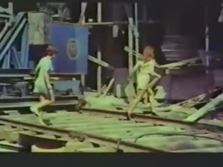 二 blokes クソ 二 ベビーシッター