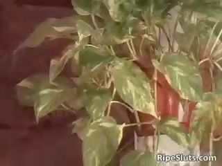 Middle-aged slattern в чарівний чорна панчохи part2